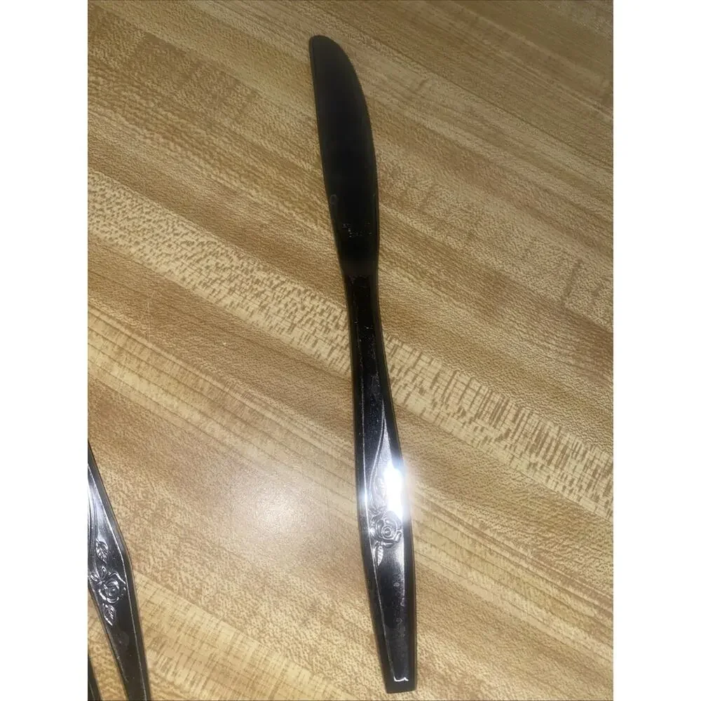 Set Of 4 VTG Oneida Lasting Rose Pattern Glossy Flatware Forks Knife